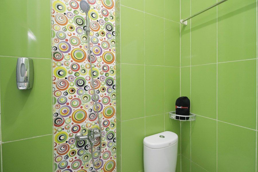 Bedroom 4, RedDoorz Plus near Stasiun Bekasi, Bekasi