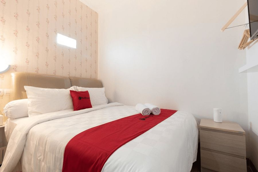 RedDoorz Plus near Trans Studio Cibubur 2, Bekasi