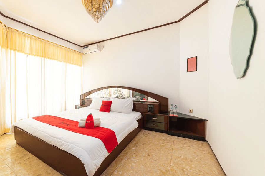 Bedroom 4, RedDoorz Syariah near Balai Kota Batu, Malang