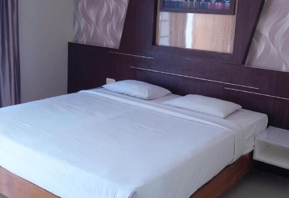 Bedroom, Kartika Abadi Hotel, Madiun