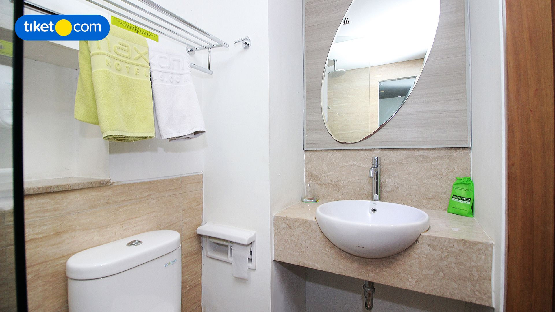 Bathroom 18