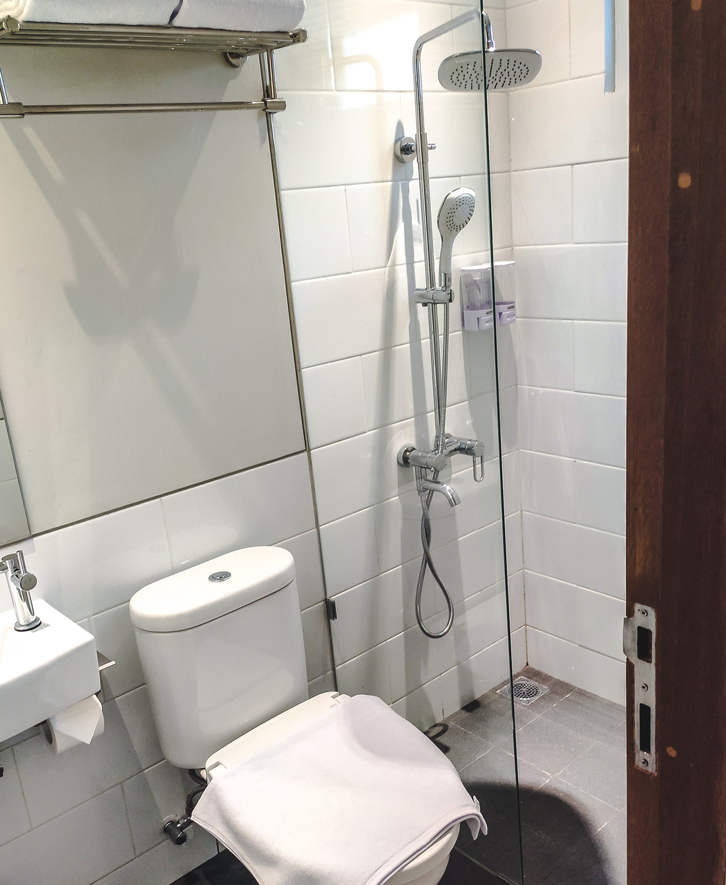 Bathroom 33