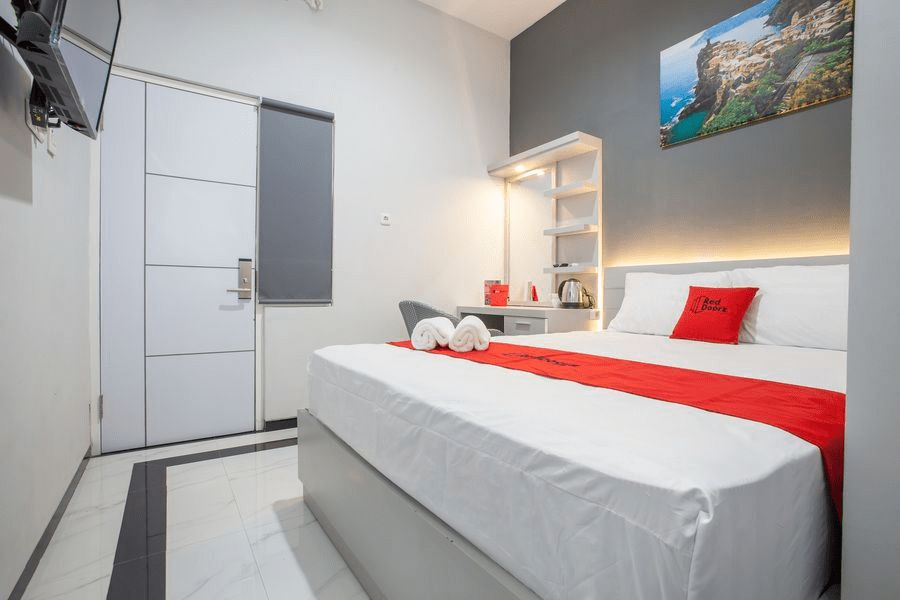 RedDoorz Plus near Politeknik Negeri Malang, Malang