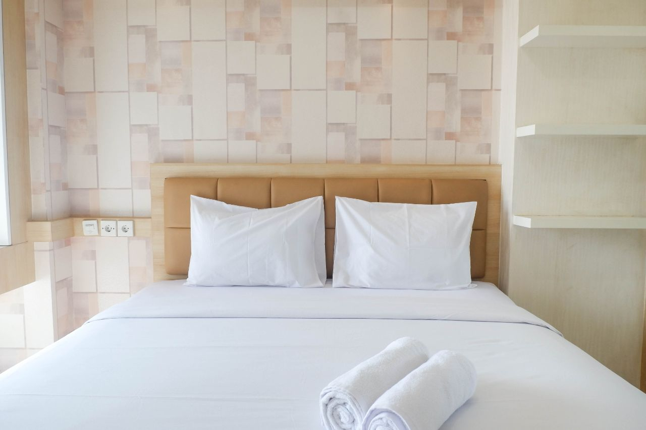 Bedroom 1, Comfortable and Well Appointed Studio Apartment Supermall Mansion By Travelio, Surabaya