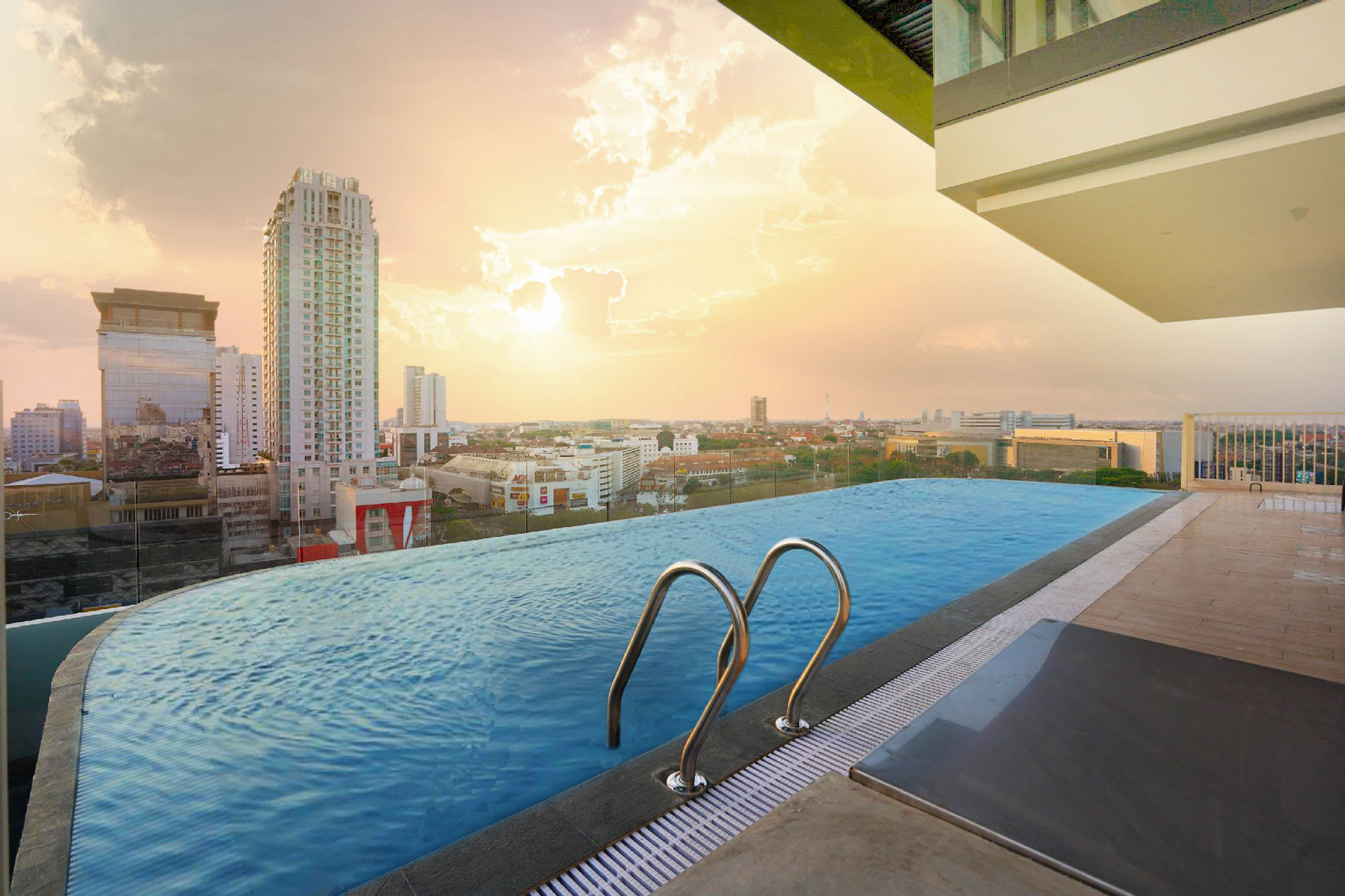 The Life Styles Hotel City Center Surabaya, Surabaya