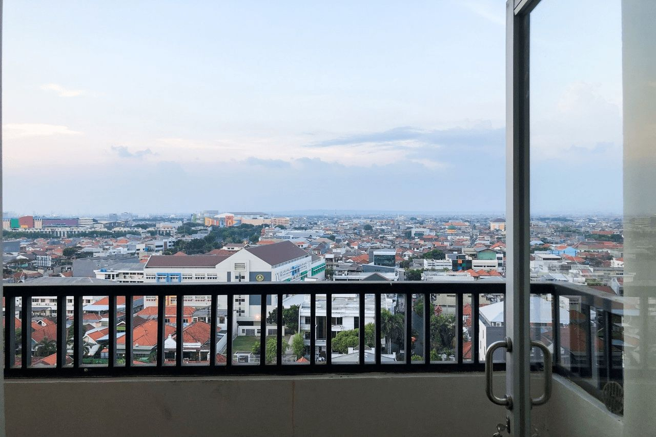 Exterior & Views 3, Comfy 1BR Twin Tower Apartment By Travelio, Surabaya