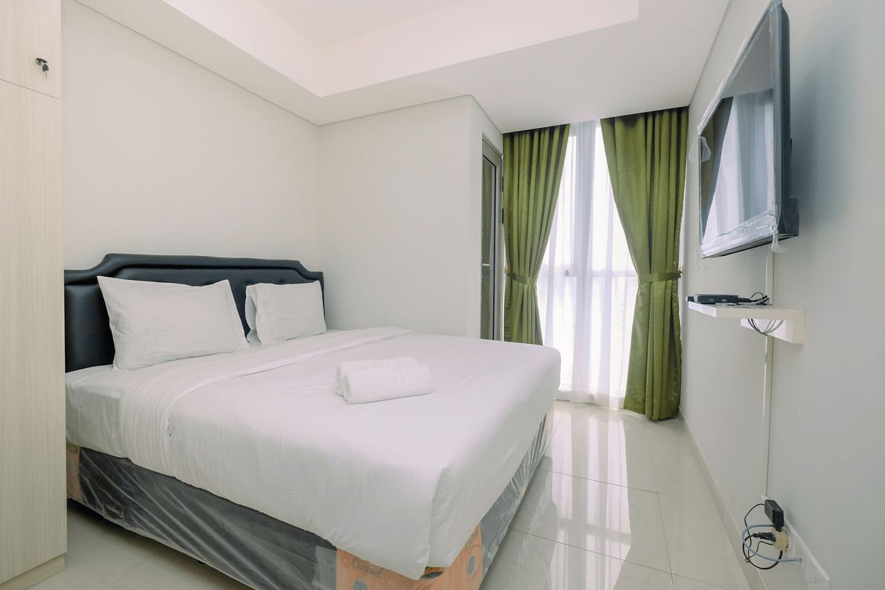 Bedroom 1, New Furnished 1BR Apartment at Gold Coast near PIK By Travelio, North Jakarta
