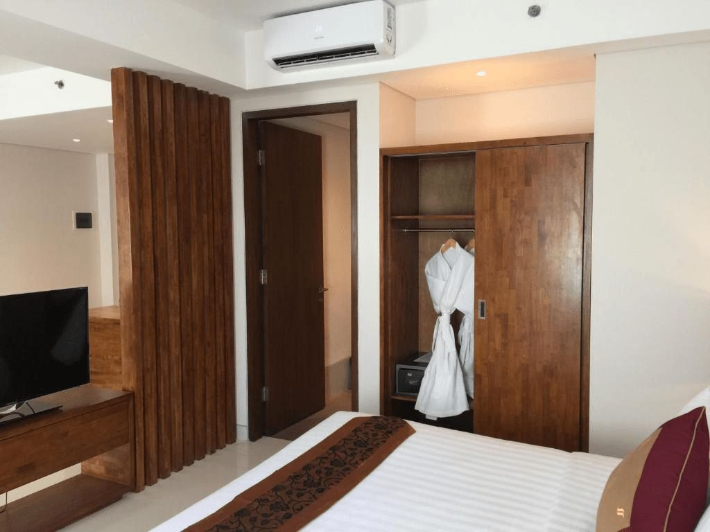 Bedroom 3, Signature Seminyak Smart Hotel, Badung