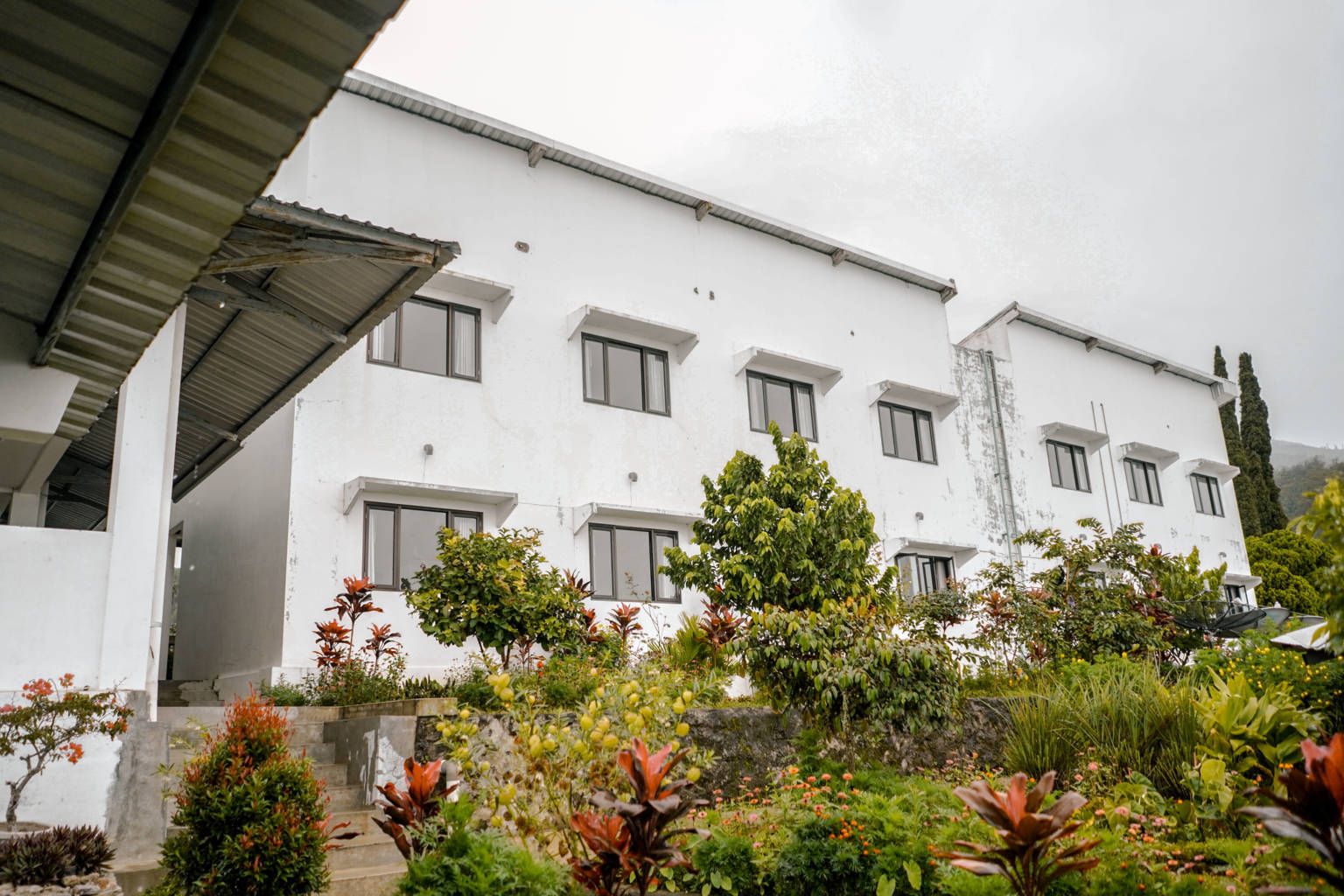 Exterior & Views