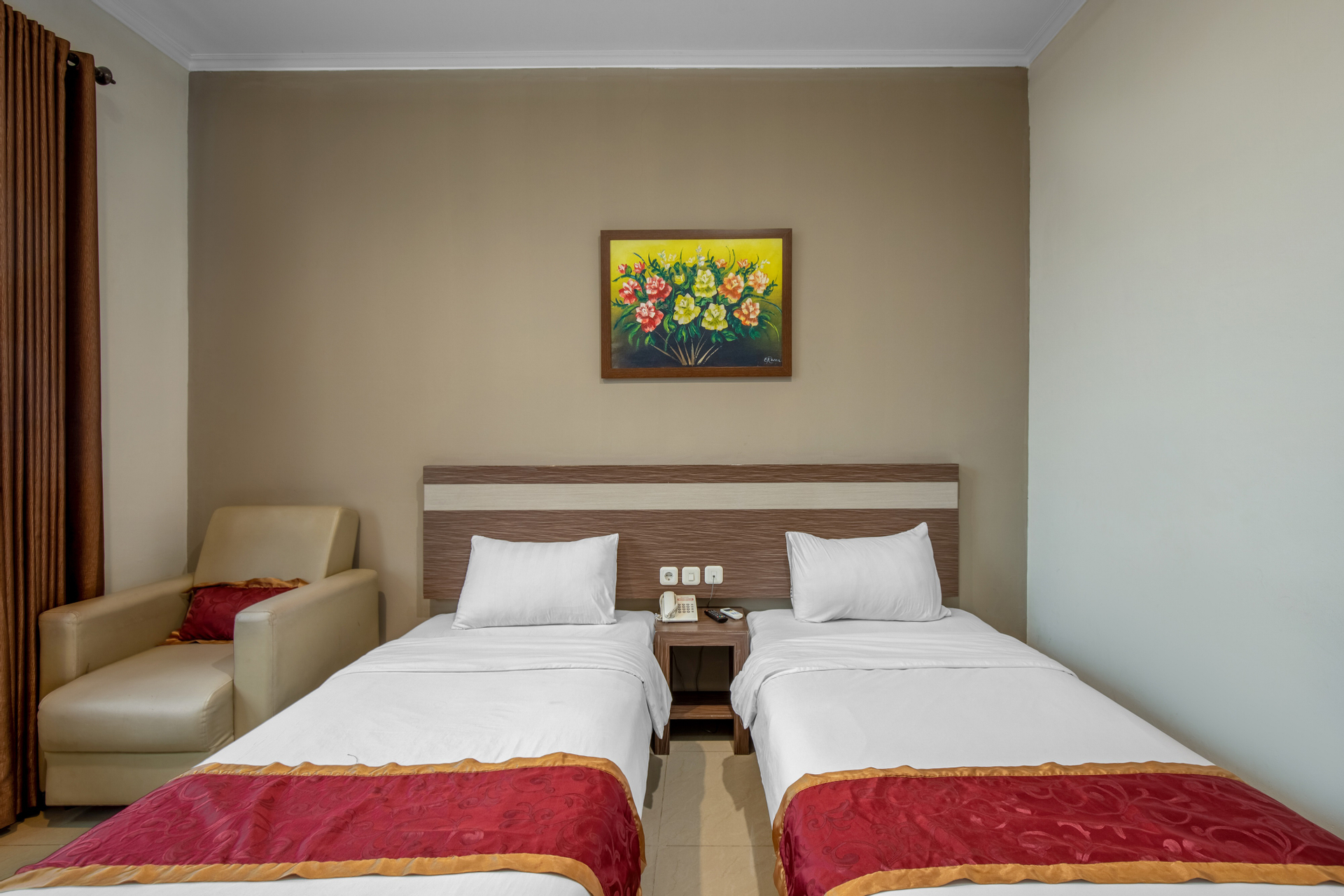 Bedroom 2, Raffleshom Hotel, Bandung