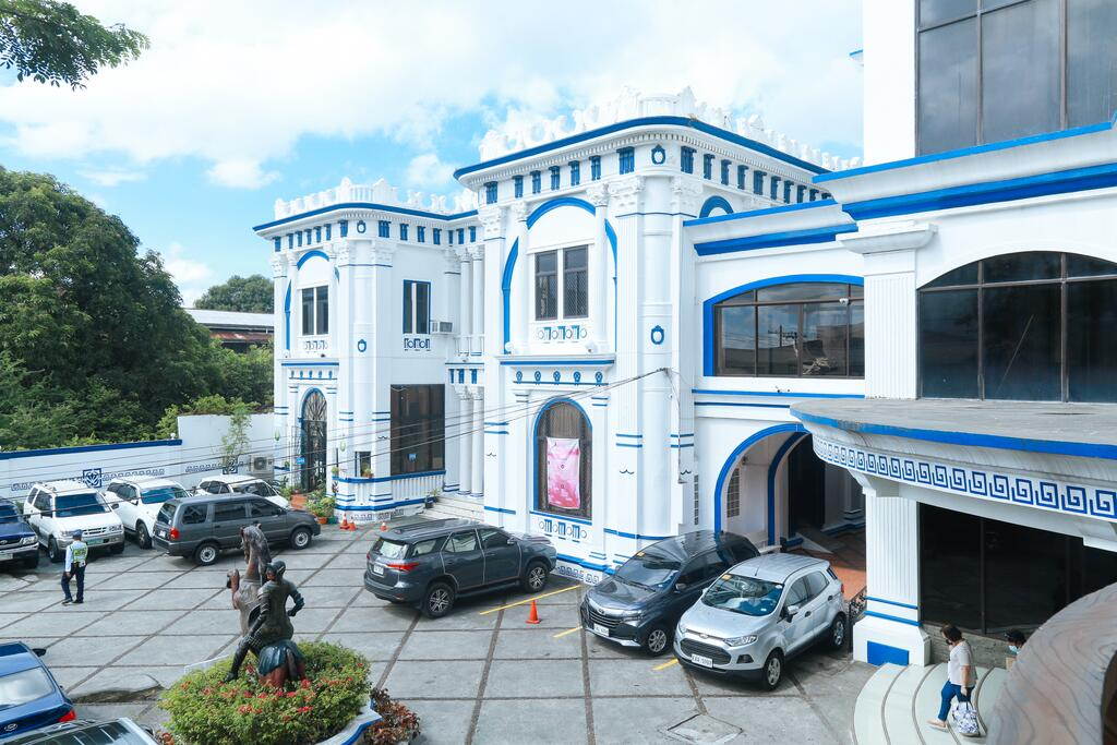 Exterior & Views 1, RedDoorz Plus @ Castle Chateau Iloilo, Iloilo City