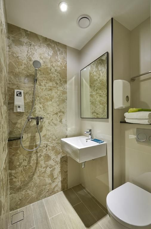 Bedroom 5, Hotel 81 Gold (SG Clean Certified), Singapura