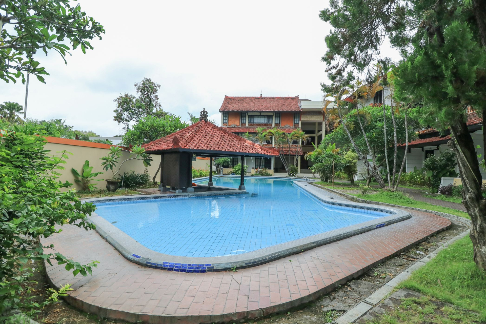 Oranjje Hotel by ZUZU, Denpasar