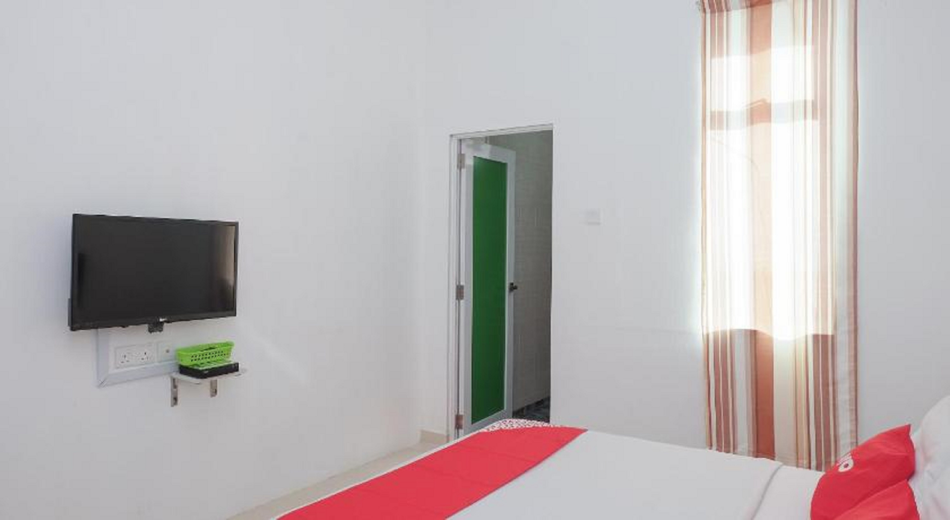 Bedroom 2, OYO 90005 Dc Villa Guest House, Rompin