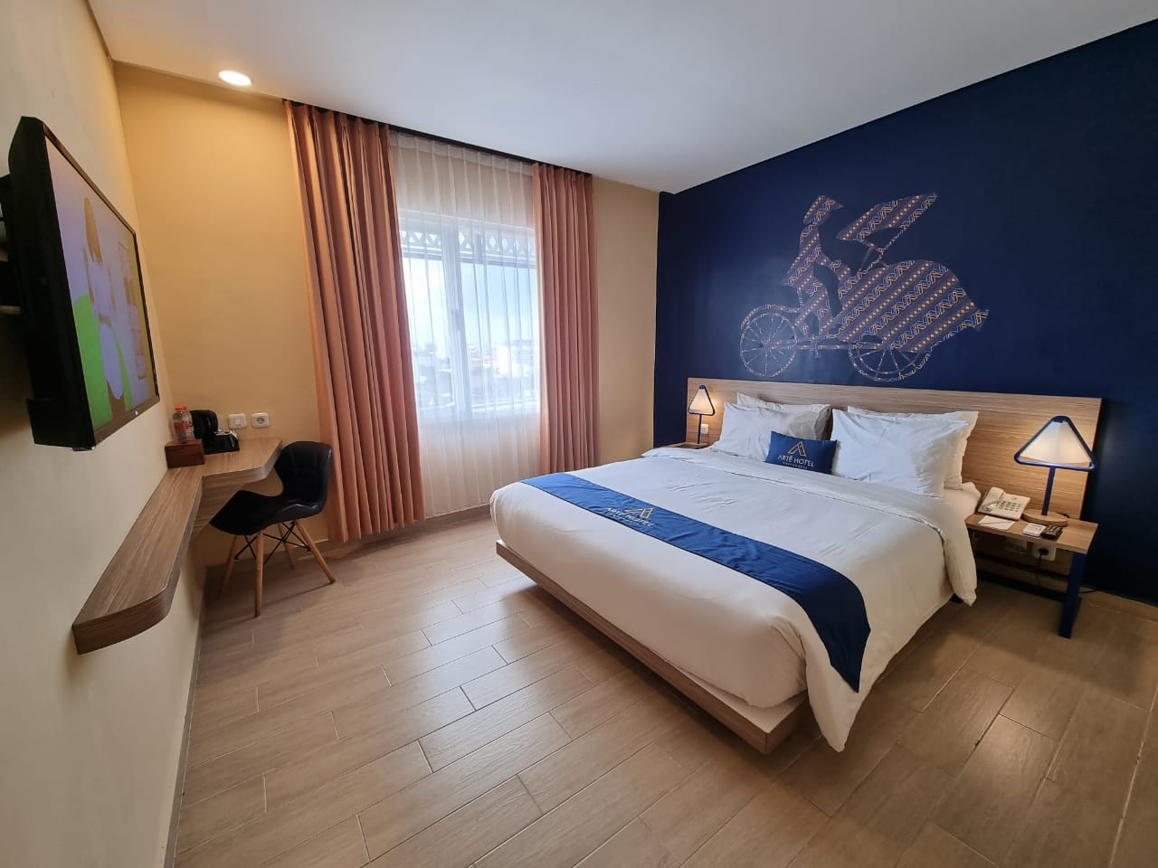 Queen Deluxe Room