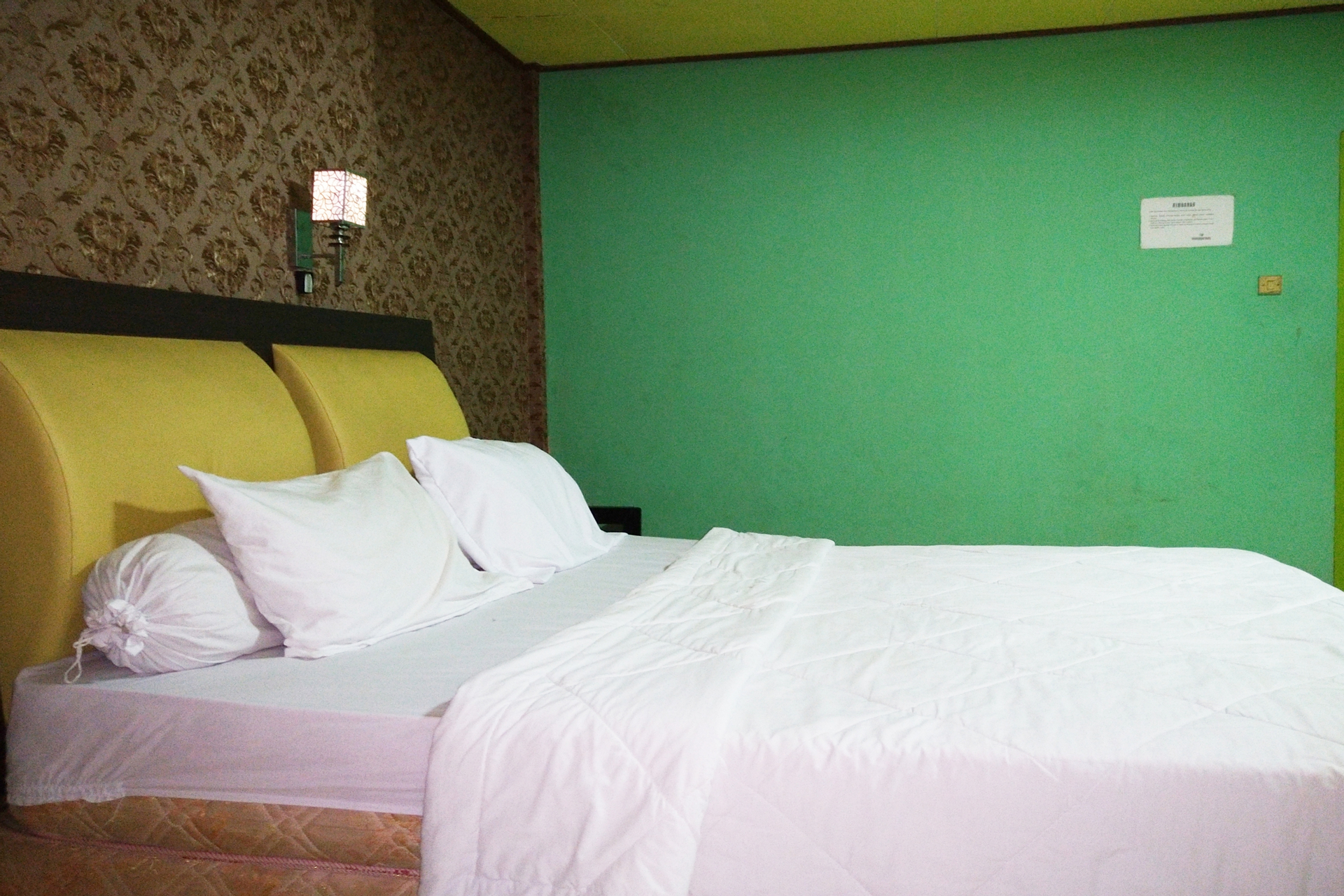 Room 8