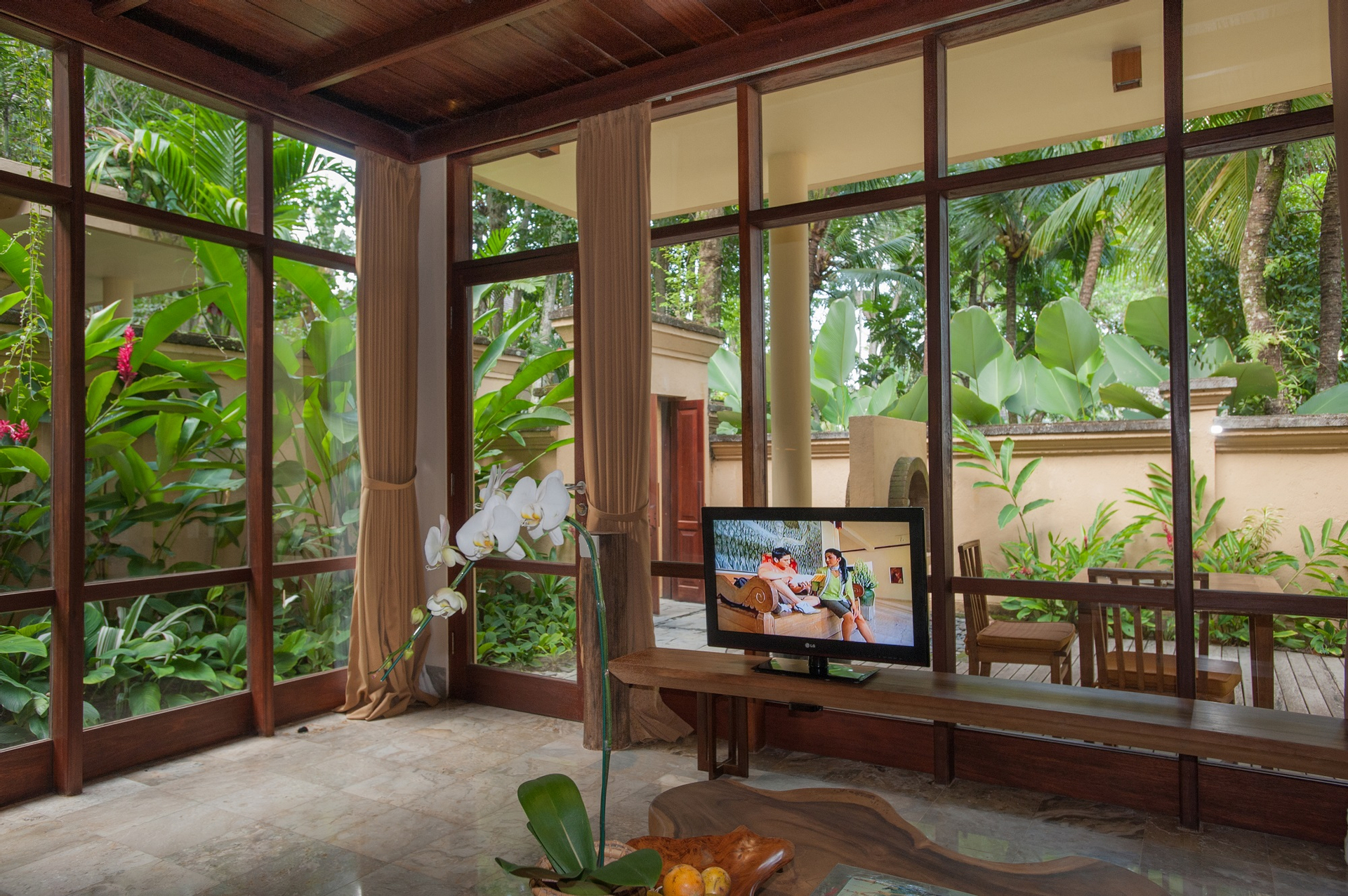 Kamar dengan Ranjang Double atau Twin - Pemandangan Taman