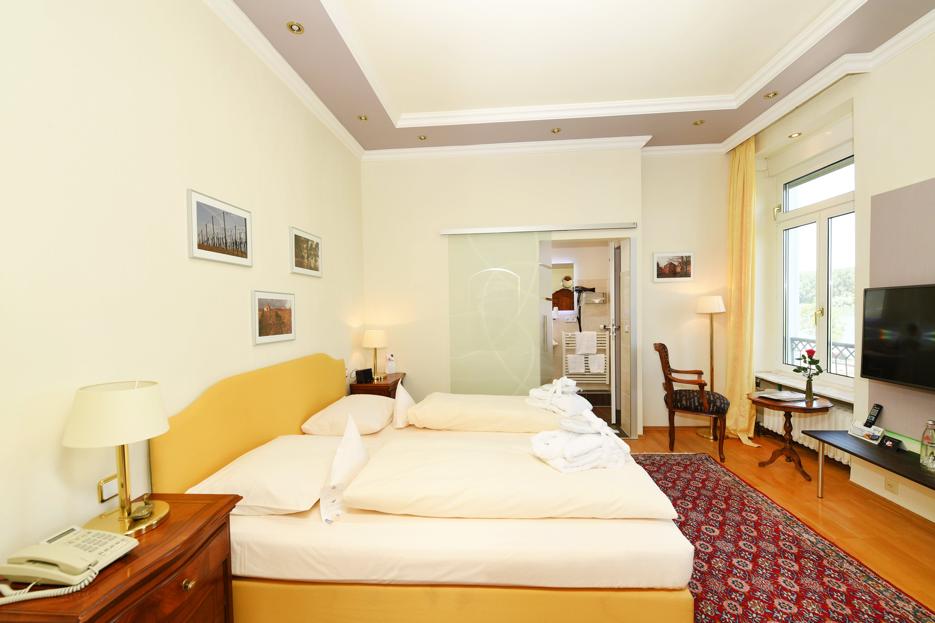 Room 8