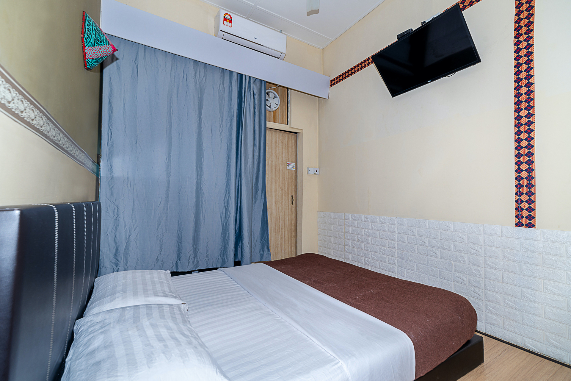 Room 5