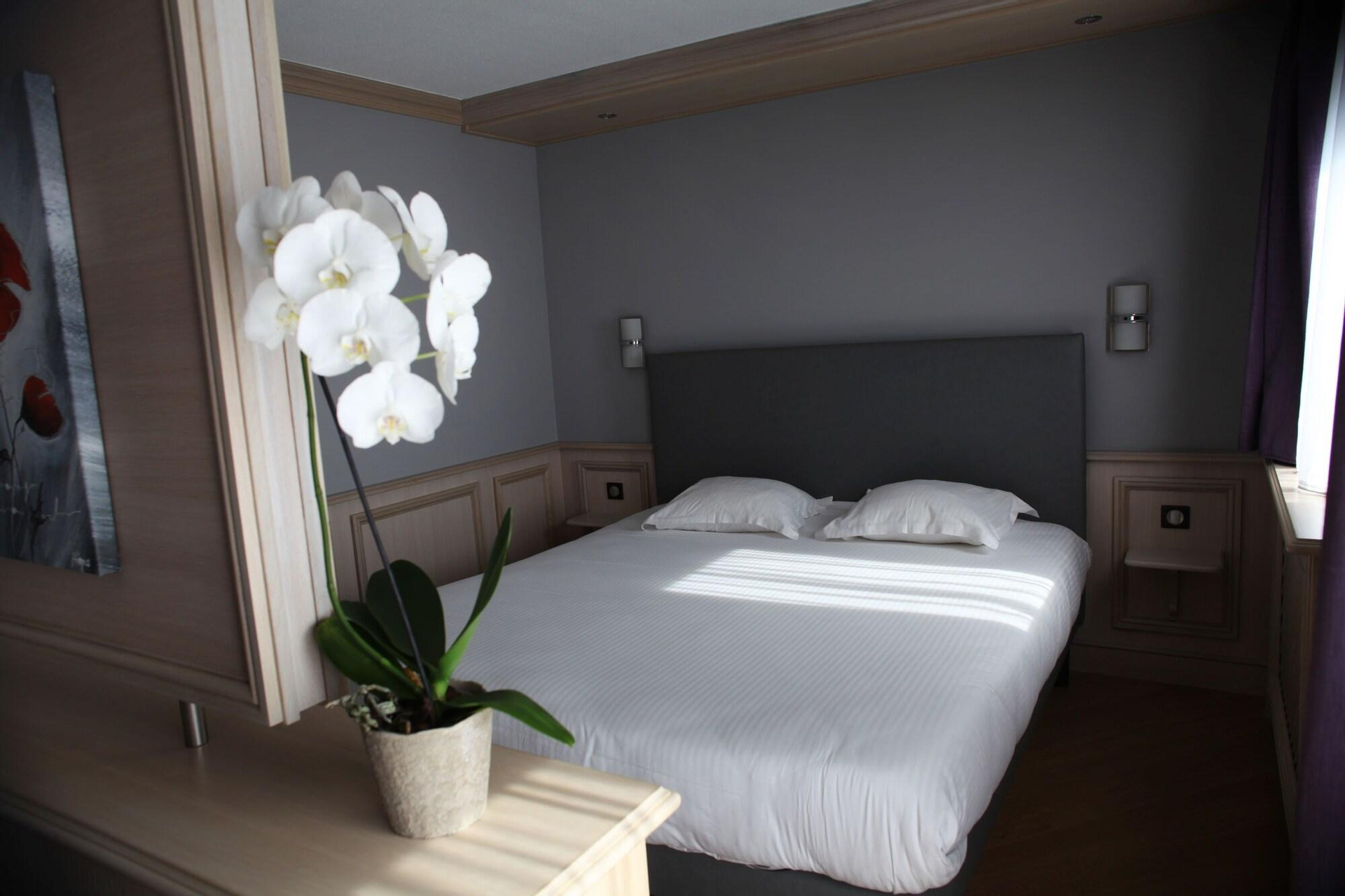 Bedroom 1, Logis Hotel Cottage Dudelange, Esch-sur-Alzette