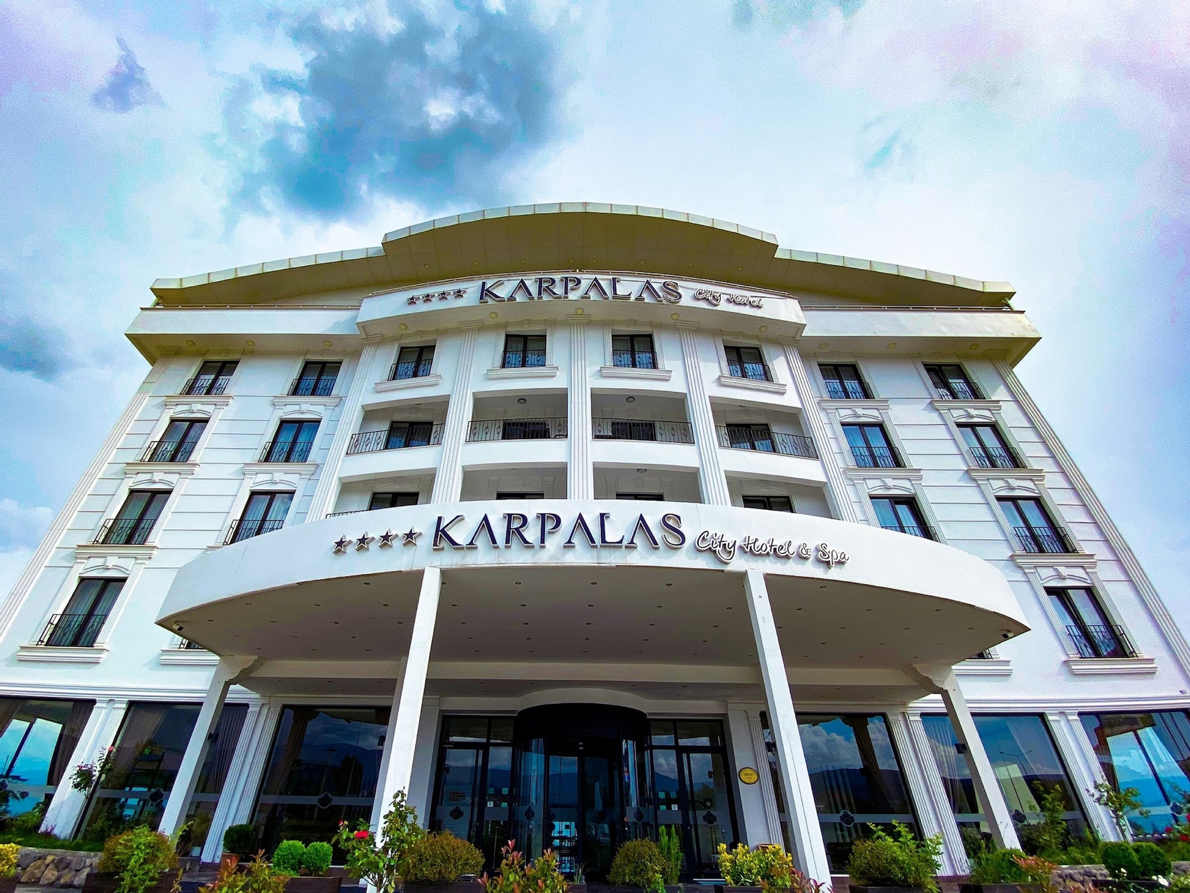Exterior & Views, Karpalas City Hotel & Spa, Merkez