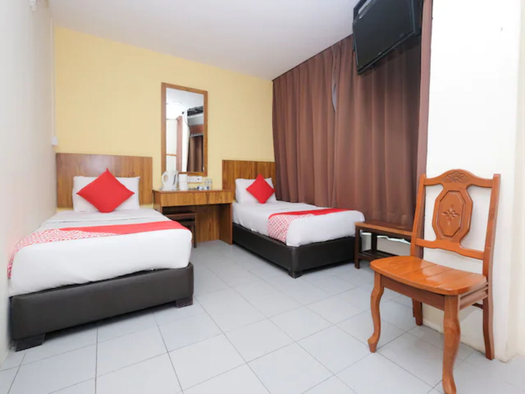 Bedroom 4, OYO 89877 Sun Triang Hotel, Bera