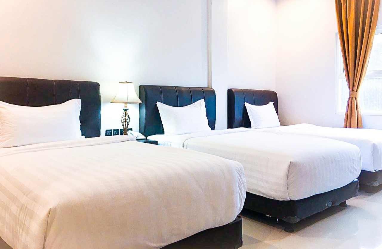 Bedroom 4, dKalora Hotel & Resort, Palu