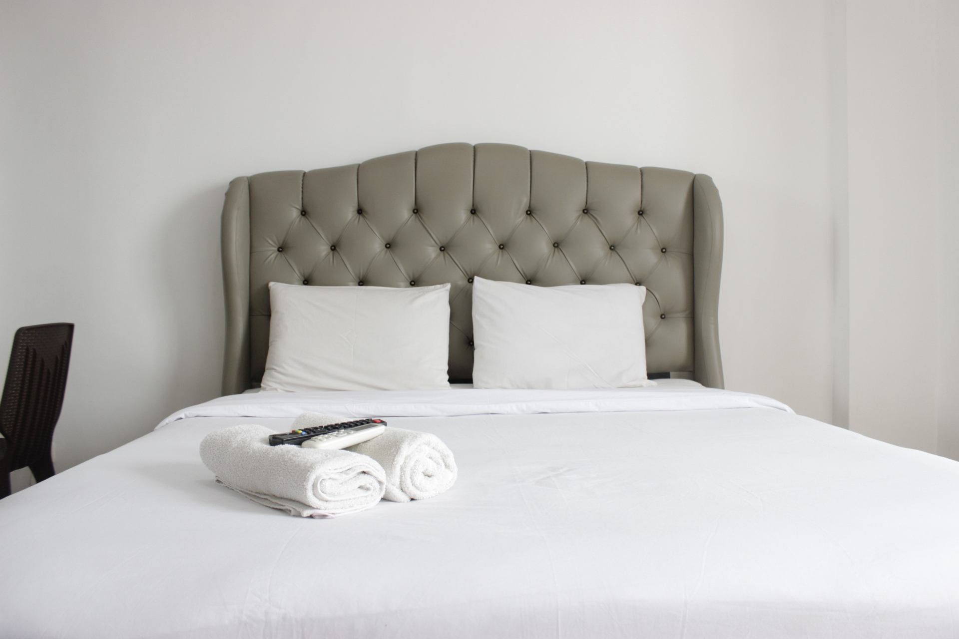 Pleasant and Comfy Studio Room at Emerald Towers Apartment By Travelio, Bandung