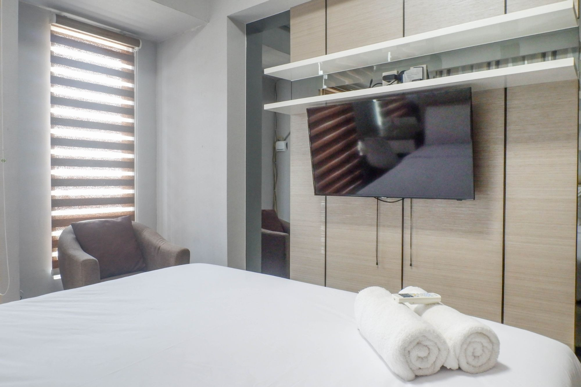 Bedroom 4, Studio Room Apartment Connected to Mall at Tanglin Supermall Mansion By Travelio, Surabaya