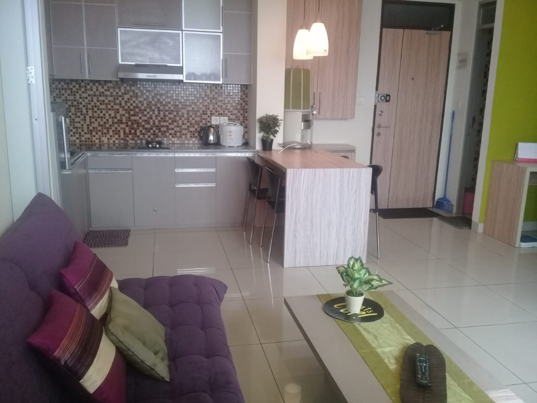 Bedroom, Luxury Living At The Edge by ZUZU, Cimahi
