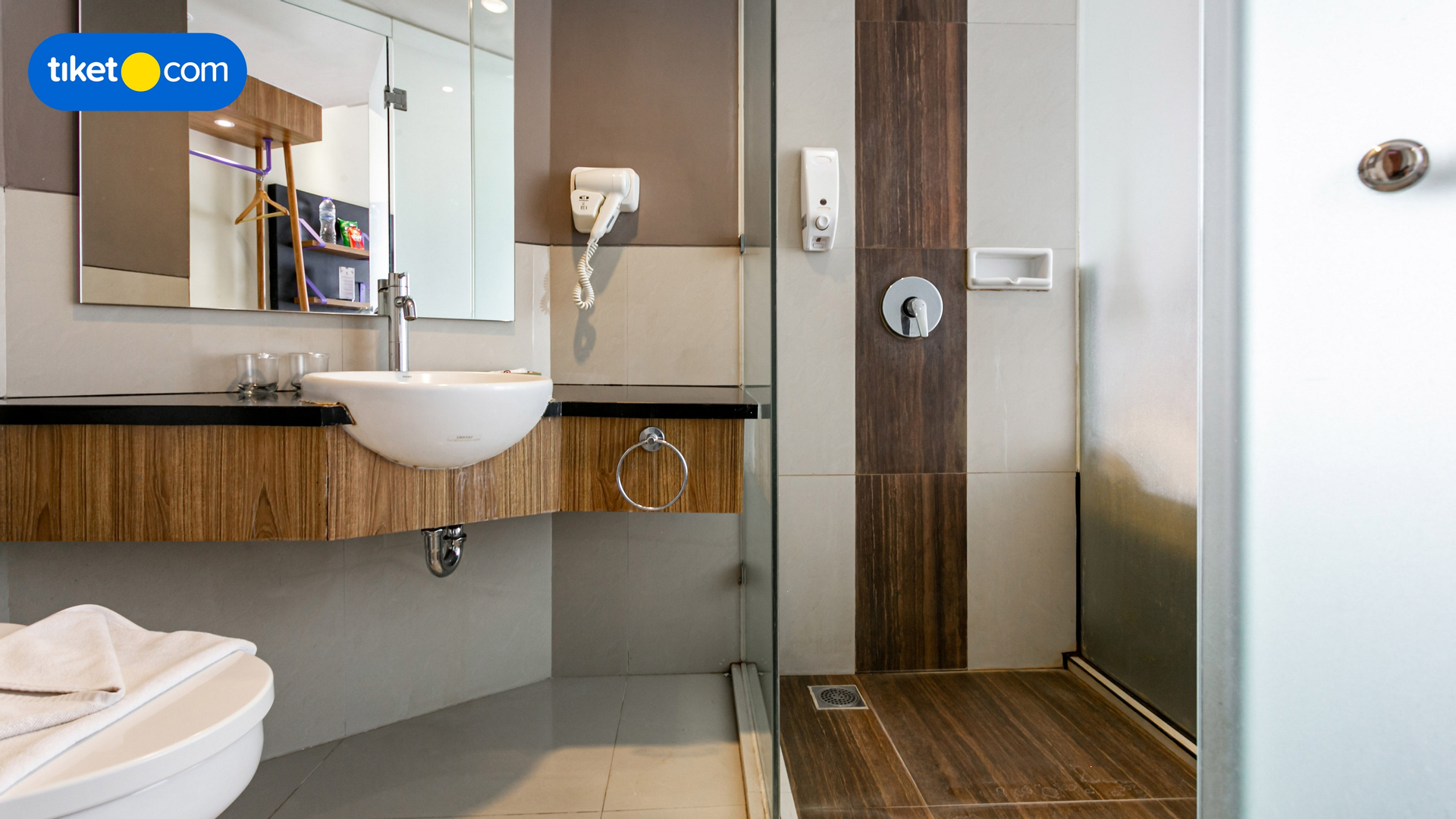 Bathroom 7