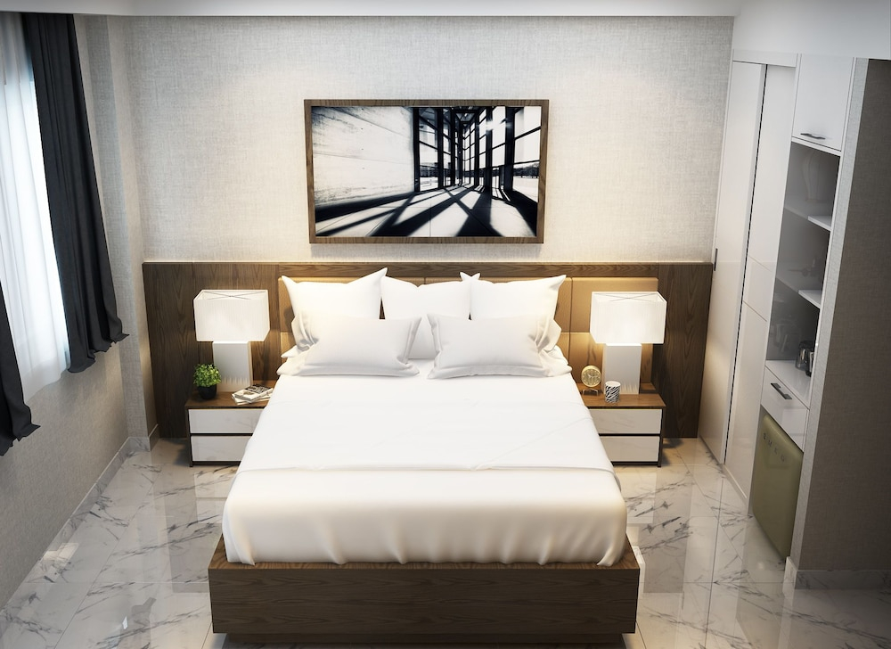 Room 3, The Moon Hotel, Binh Tan