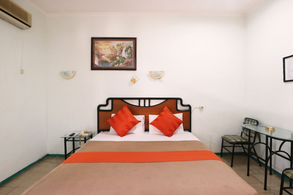 Bedroom 3, Hotel Kenongo, Surabaya