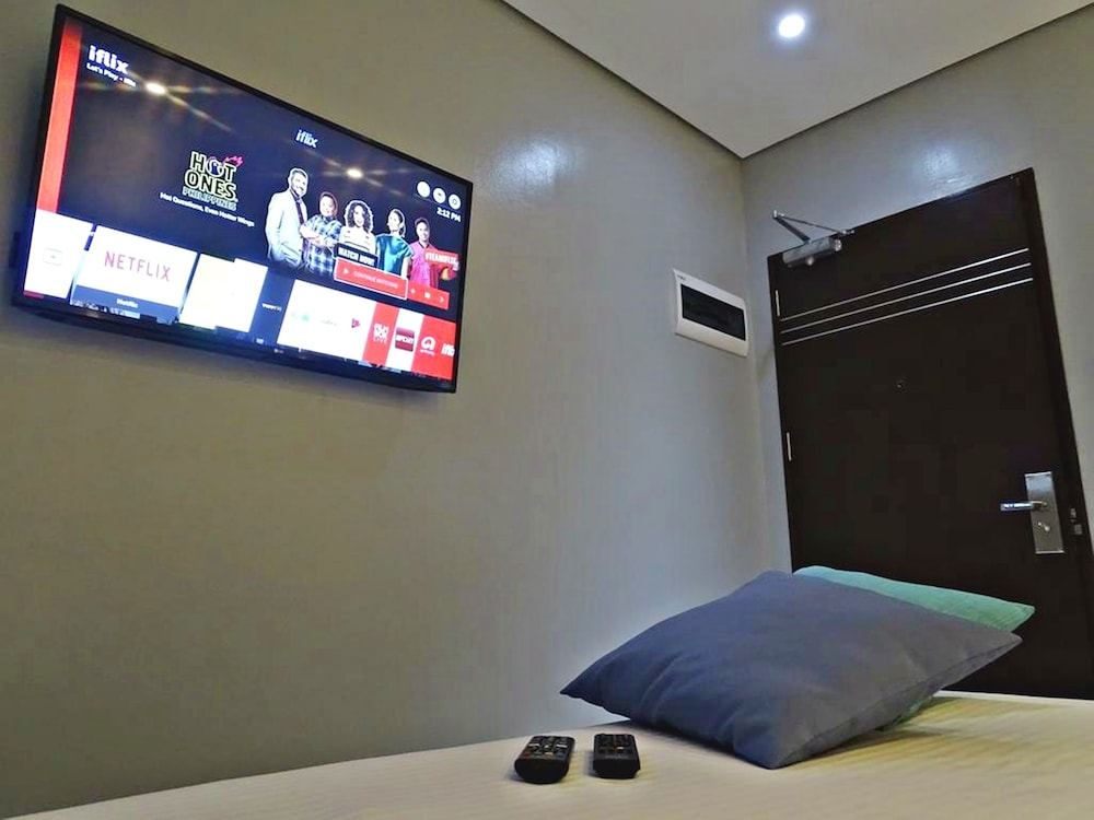Bedroom 2, Red Mango Suites, Cainta