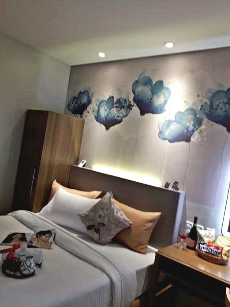 Others 4, Red Mango Suites, Cainta
