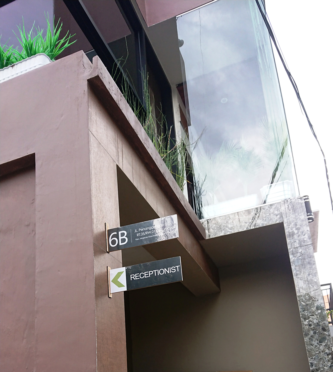 Exterior & Views