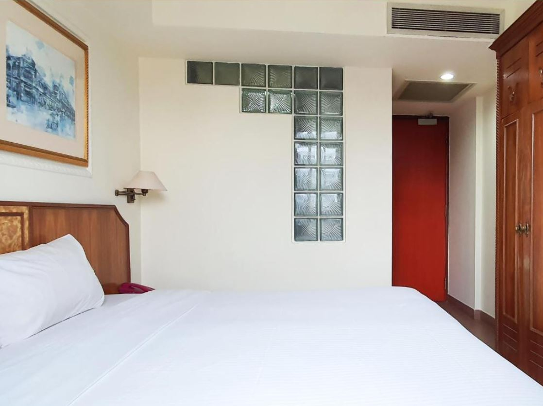 Bedroom 2, Hotel Compass, Singapura