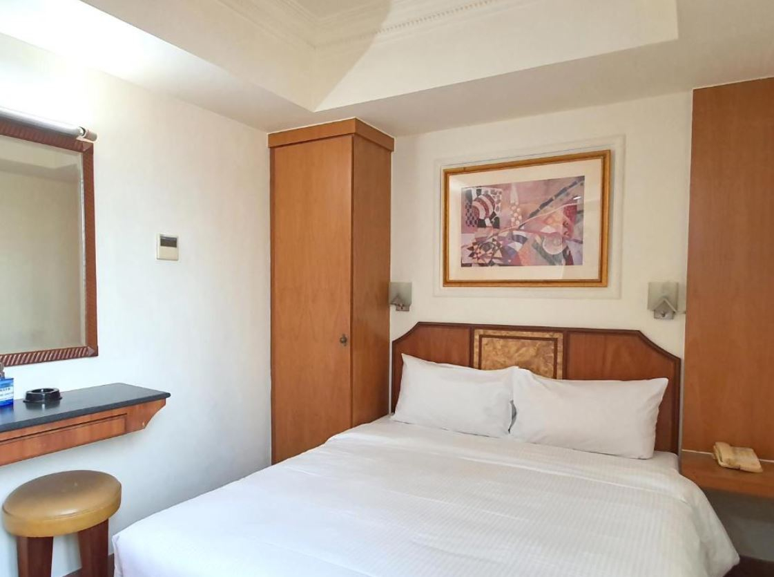Bedroom 3, Hotel Compass, Singapura