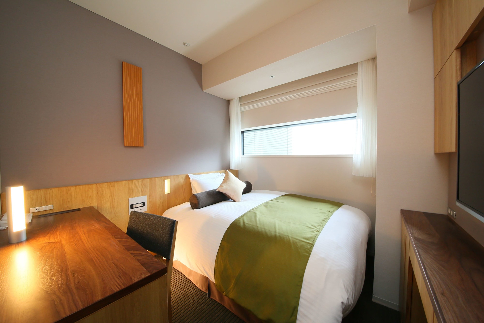 Room 27