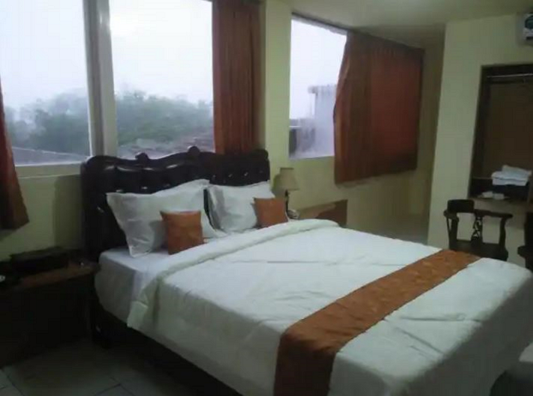 Kamar Deluks Single atau Ranjang Lain