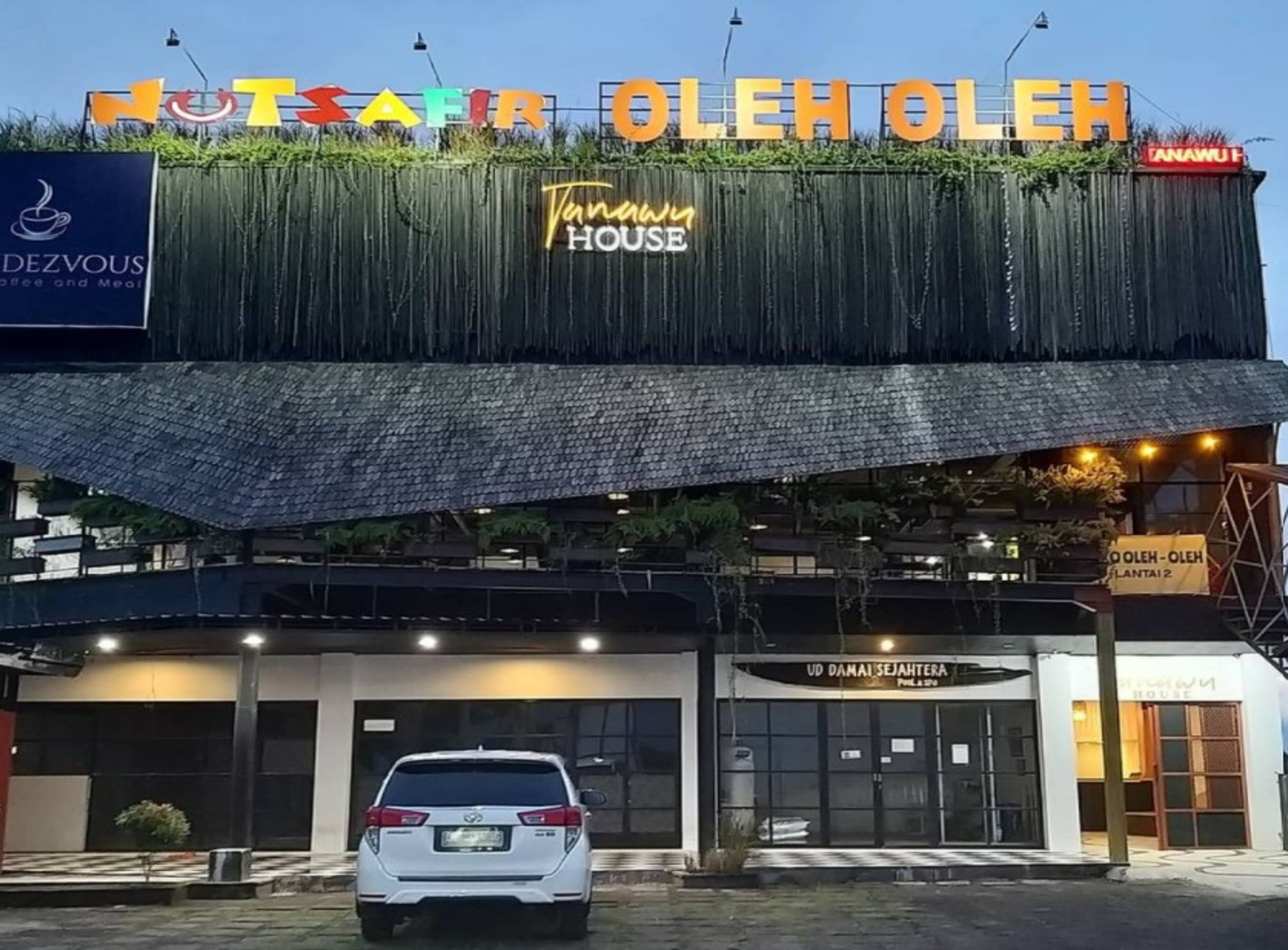 Tanawu Airport Hotel, Lombok