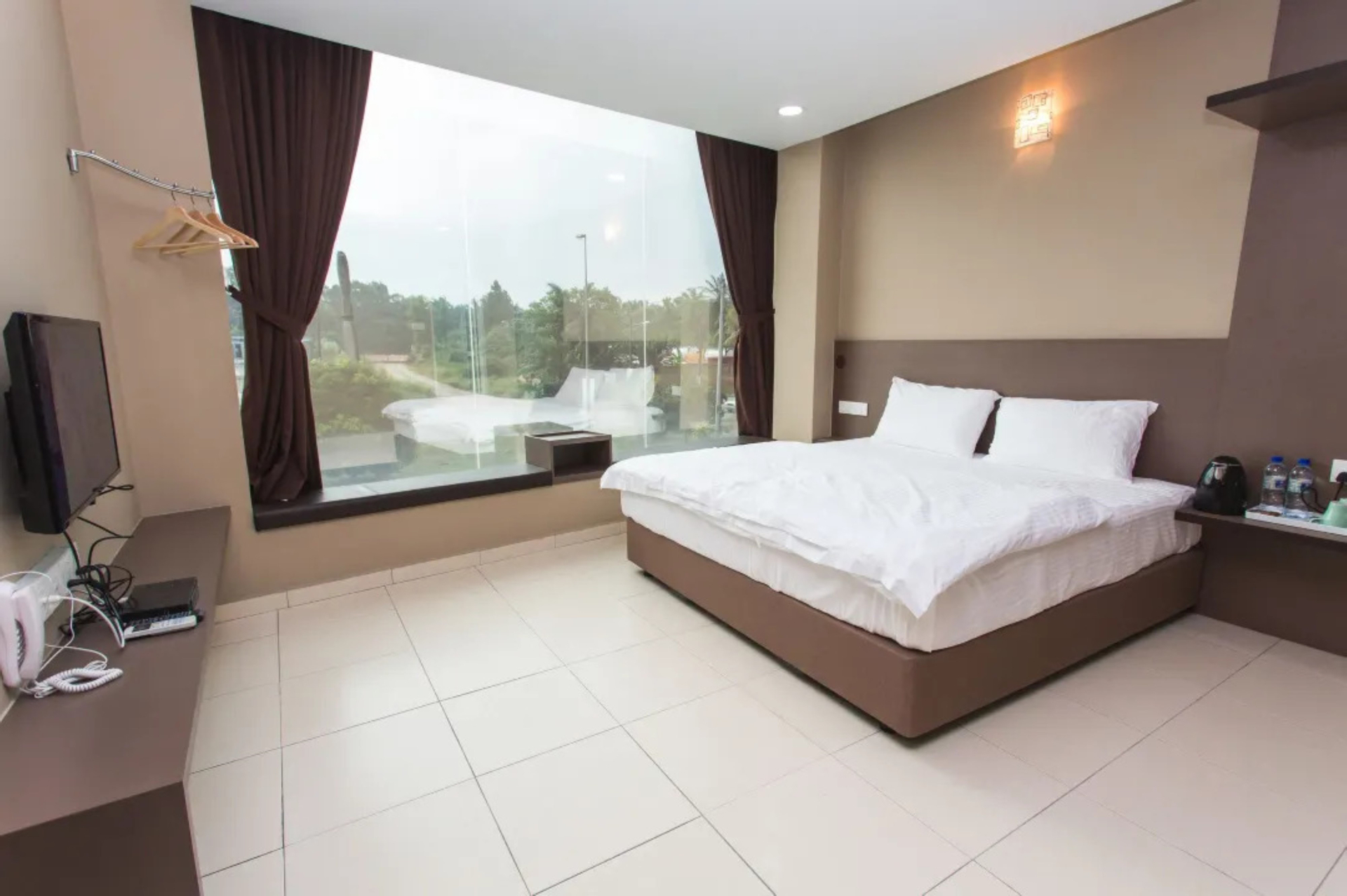 Bedroom 1, Tropika Garden Hotel, Kulaijaya