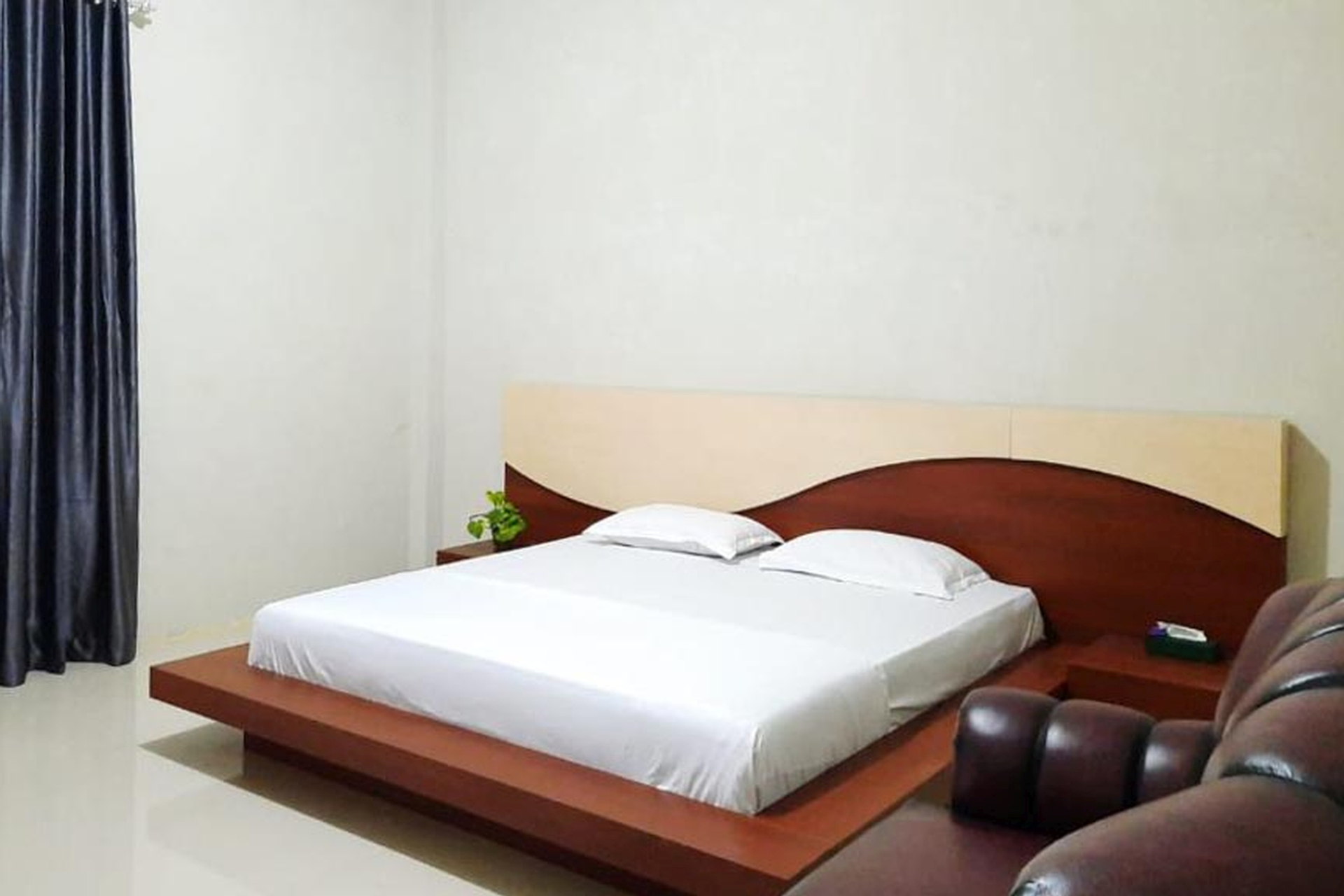 Bedroom 1, Hayori Hotel RedPartner, West Pasaman