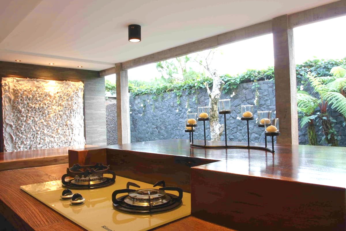 Living Area 11