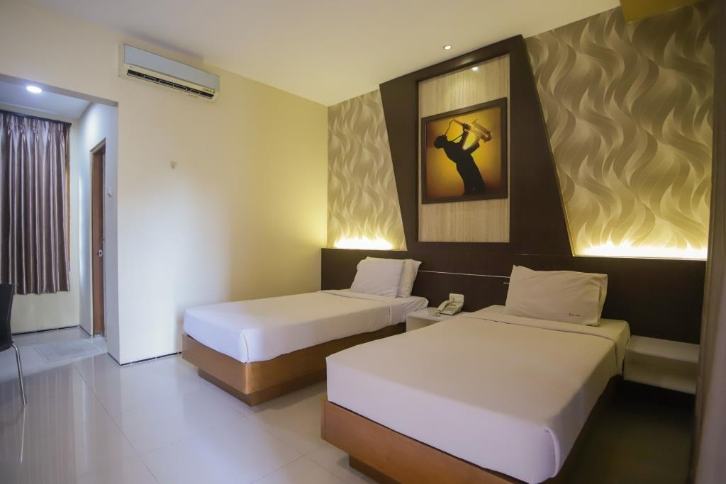 Bedroom 3, Votel Kartika Abadi Hotel, Madiun