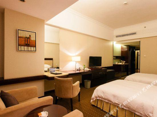 Bedroom, Tienyow Grand Hotel, Haikou