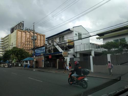 La Trinidad Pension House, Marikina