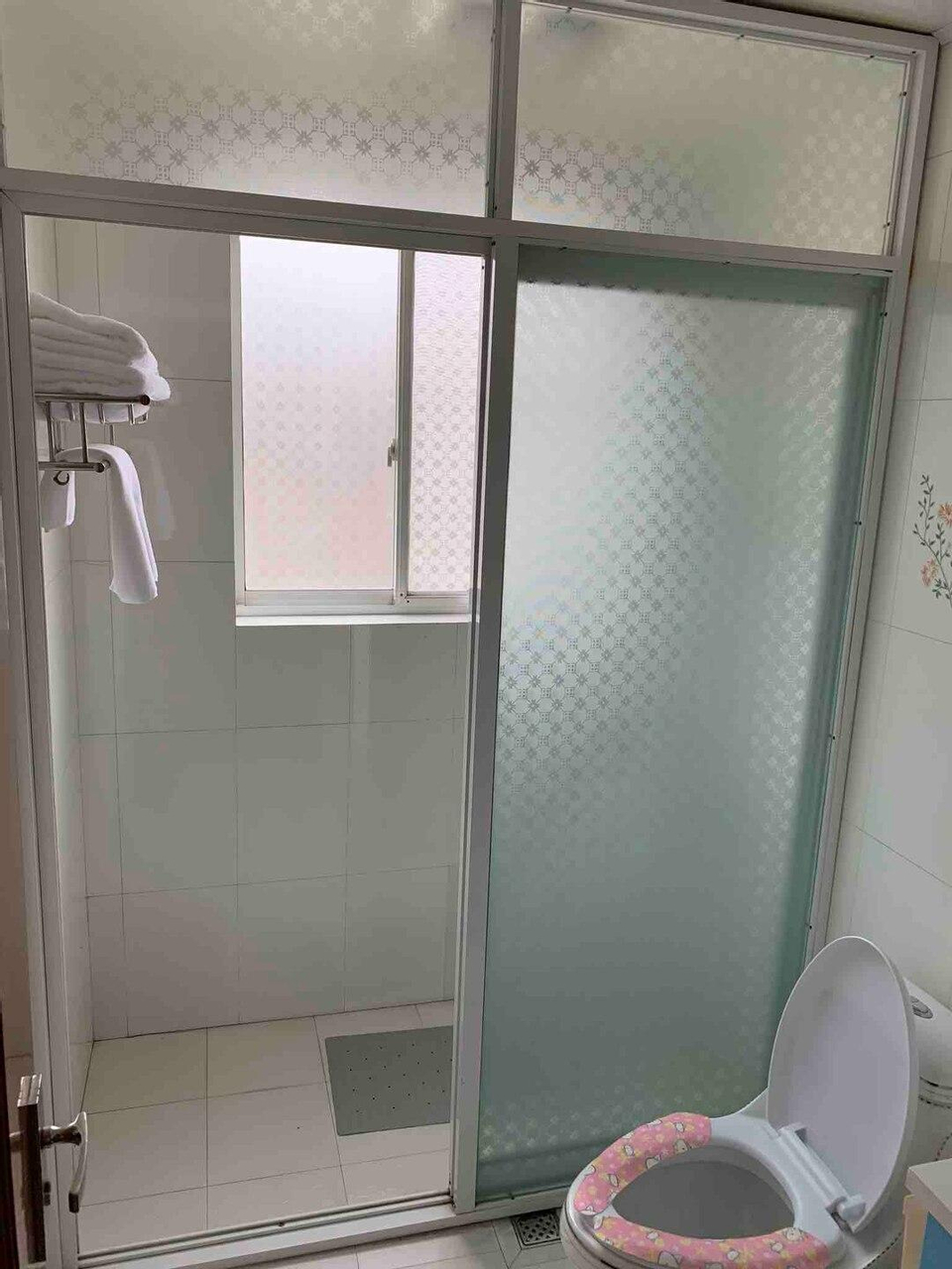 Bedroom 5, An ji安吉晓天暮云山景别墅临近云上草原/大竹海/江南天池/ktv免费停车，体验田园种菜生活, Huzhou