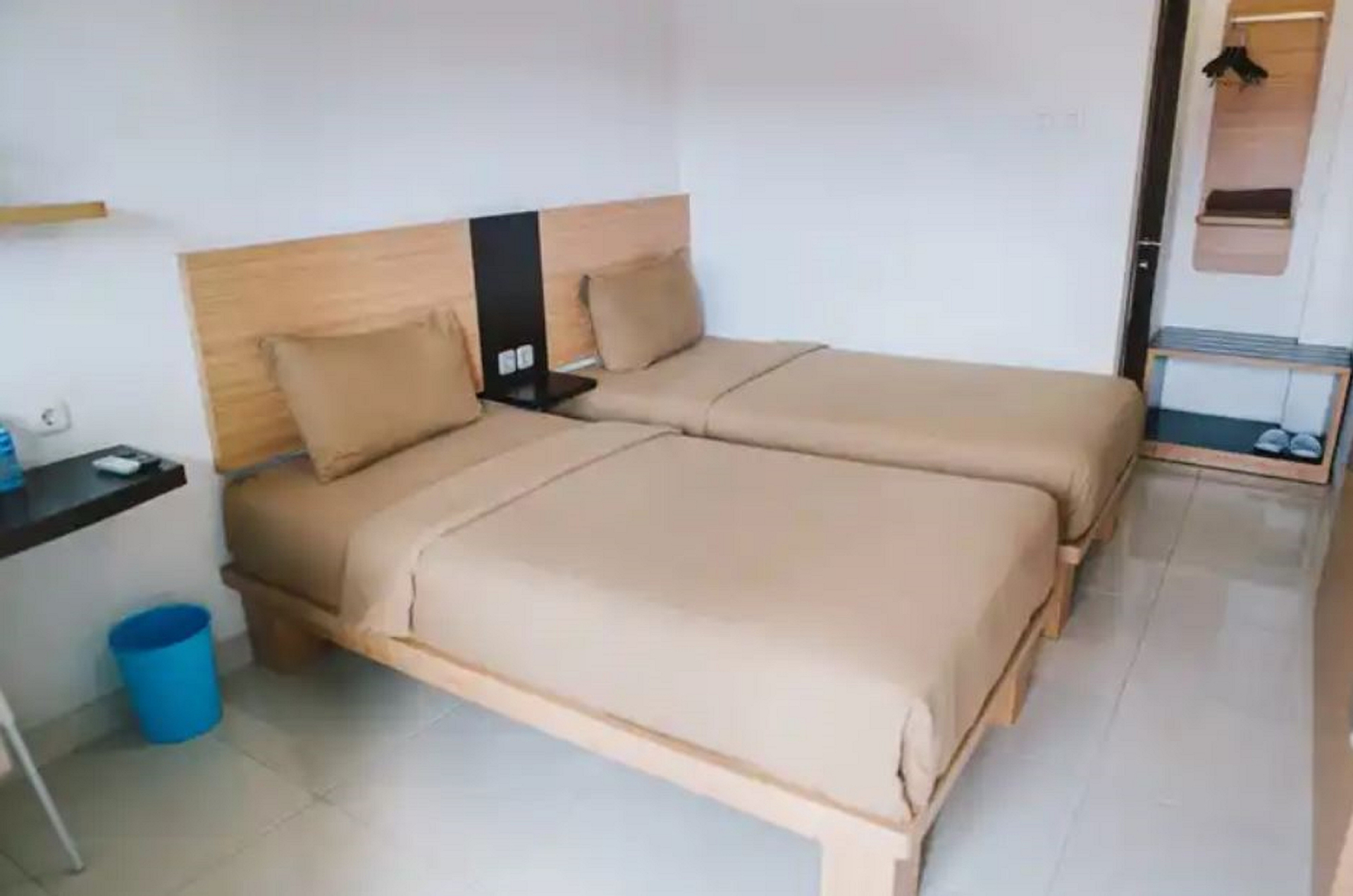 Bedroom 2, Rajawali Inn, Palu