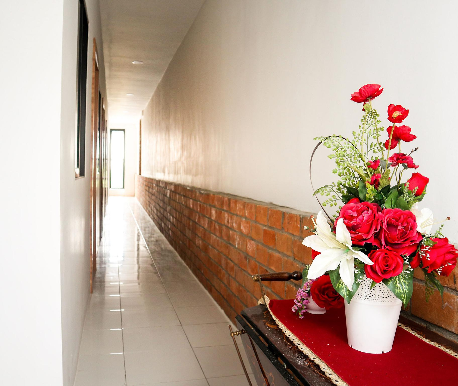 Public Area 5, OYO 1191 Monalisa Residence And Cafe, Padang